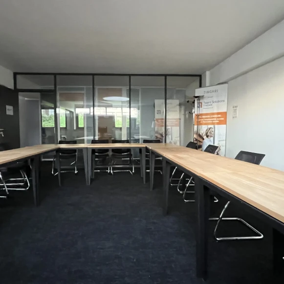 Bureau privé 32 m² 10 postes Location bureau Avenue d'Italie Paris 75013 - photo 2