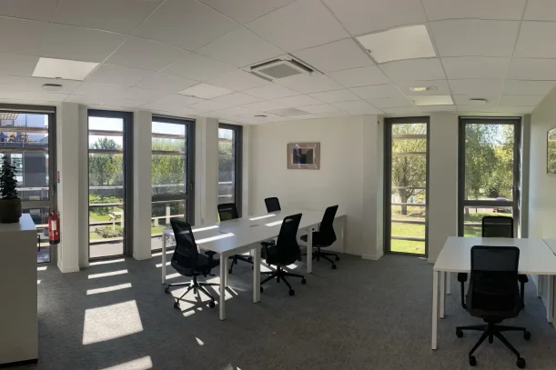 Open Space - 59650 - 8 postes - 205€