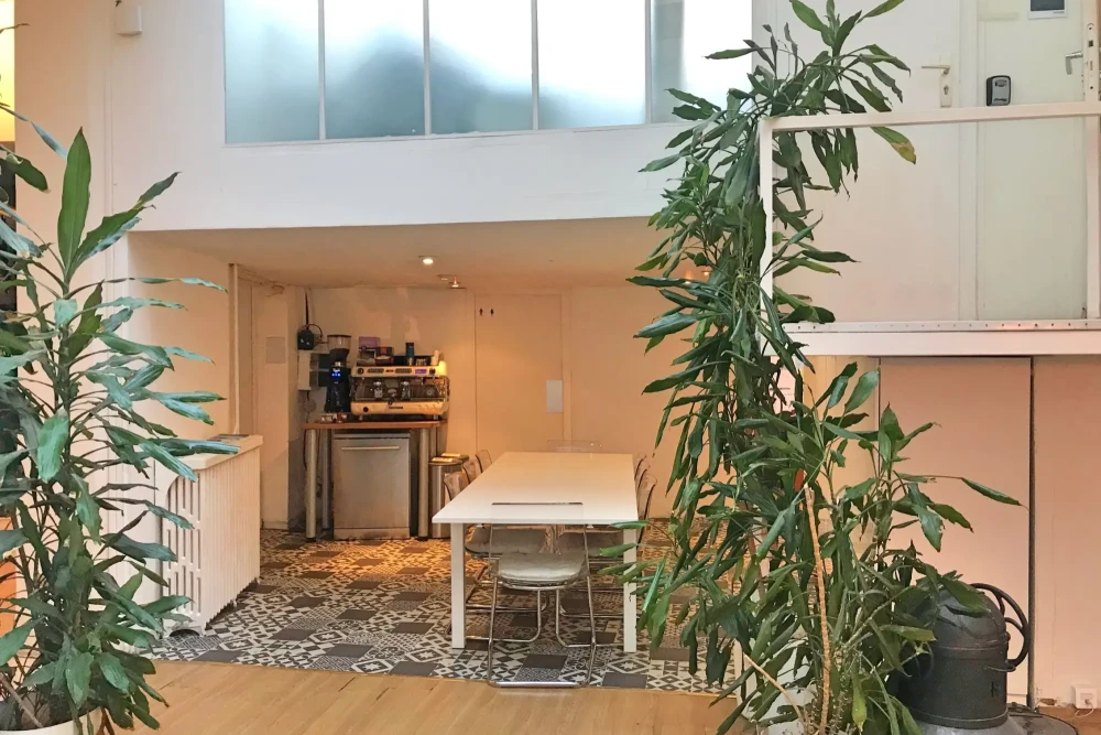 Bureau privé - 75004 - 4 postes - 2100€