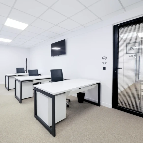 Bureau privé 44 m² 9 postes Coworking Rue de Paris Montreuil 93100 - photo 5
