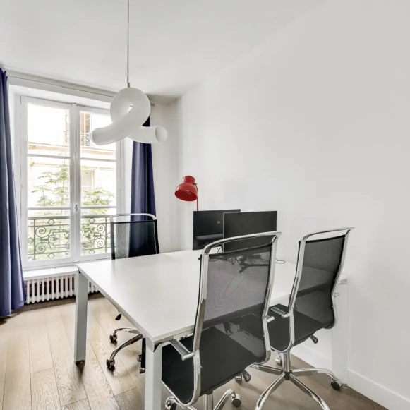 Bureau privé 50 m² 8 postes Location bureau Rue Saint-Lazare Paris 75009 - photo 2