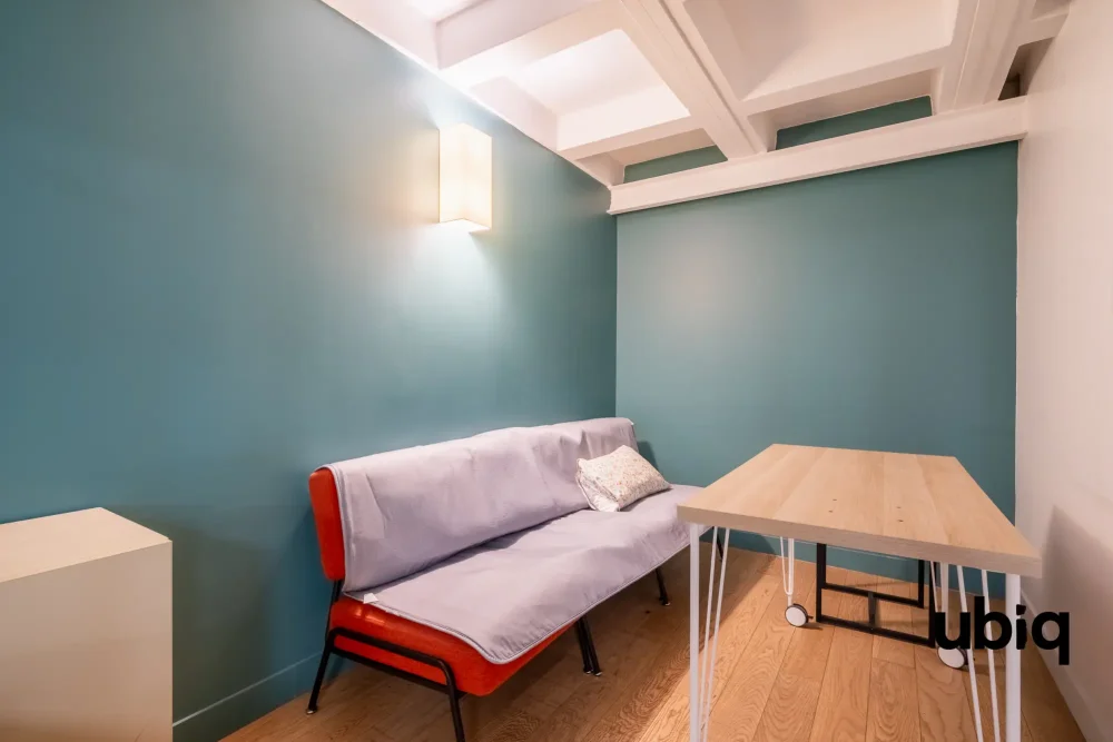 Espace indépendant - 75020 - 32 postes - 8300€
