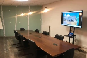 Open Space - 06270 - 50 postes - 250€