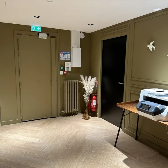 Bureau privé 14 m² 3 postes Location bureau Rue Duquesne Lyon 69006 - photo 10