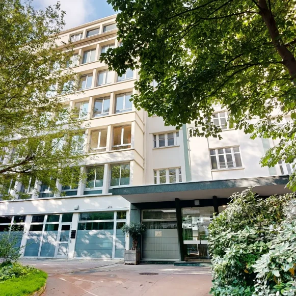 Bureau privé 10 m² 2 postes Coworking Boulevard Exelmans Paris 75016 - photo 7