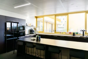 Open Space - 06200 - 6 postes - 190€