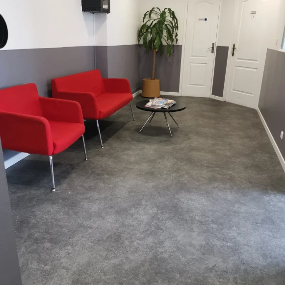 Bureau privé 12 m² 2 postes Location bureau Rue de Genève La Courneuve 93120 - photo 4