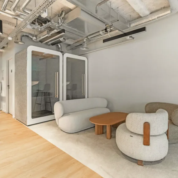 Espace indépendant 750 m² 75 postes Location bureau Rue La Boétie Paris 75008 - photo 6