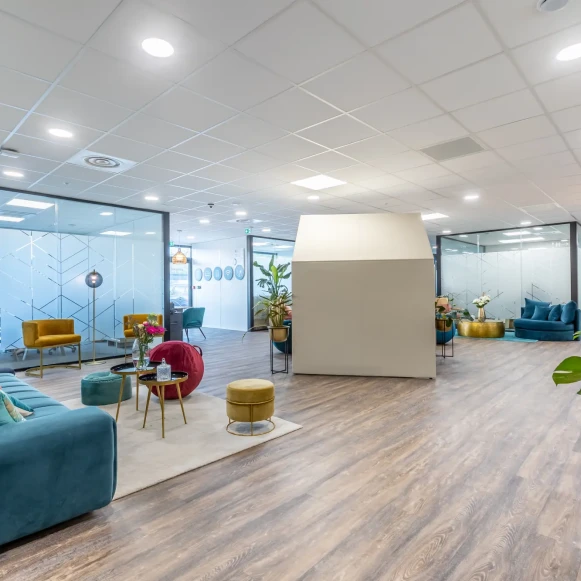 Bureau privé 11 m² 2 postes Location bureau Rue de la Martinellerie Trélazé 49800 - photo 2