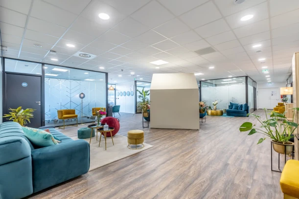 Bureau privé - 49800 - 2 postes - 754€