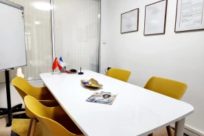 Bureau privé - 13001 - 3 postes - 396€