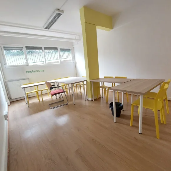 Bureau privé 21 m² 4 postes Coworking Avenue Jean Moulin Montreuil 93100 - photo 1
