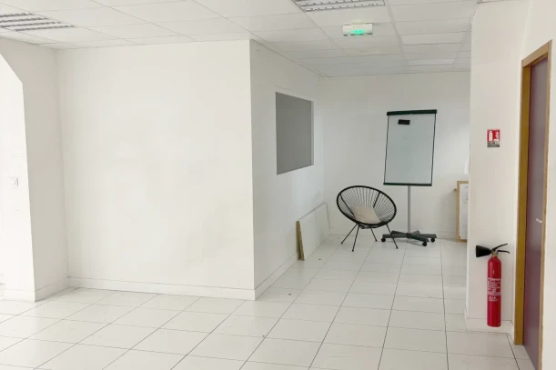 Espace indépendant - 75011 - 25 postes - 5400€