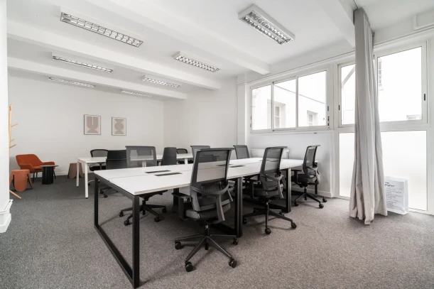 Espace indépendant - 75011 - 10 postes - 3200€