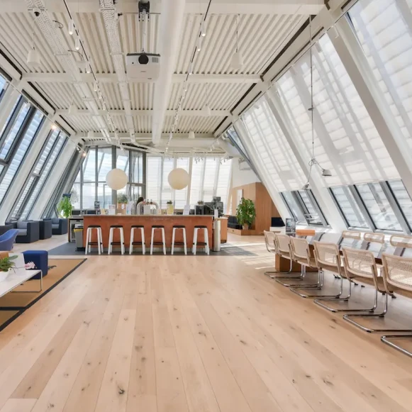 Bureau privé 120 m² 30 postes Coworking Rue de Madrid Paris 75008 - photo 1