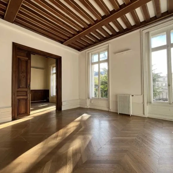 Espace indépendant 1 506 m² 200 postes Coworking Rue de la Tour des Dames Paris 75009 - photo 4