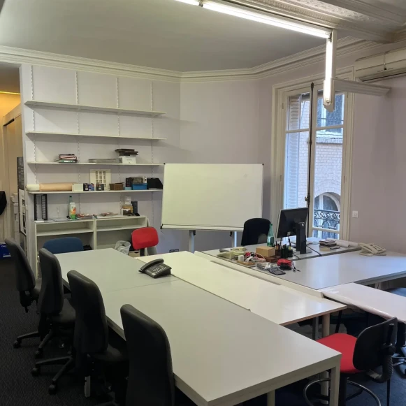 Bureau privé 40 m² 8 postes Coworking Avenue Victor Hugo Paris 75016 - photo 10