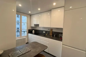 Bureau privé - 75008 - 4 postes - 2990€