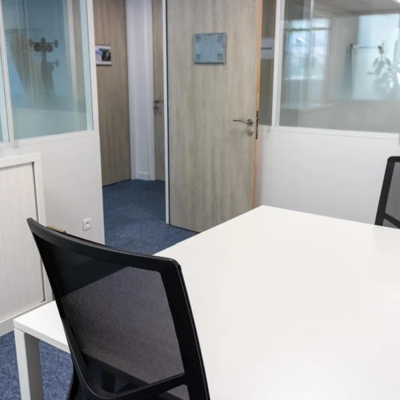 Bureau privé 13 m² 2 postes Coworking Rue Paul Bellamy Nantes 44000 - photo 4
