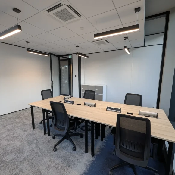 Bureau privé 22 m² 5 postes Location bureau Avenue Raymonde Chauvet Nantes 44300 - photo 3
