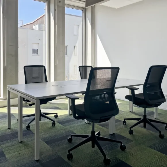 Bureau privé 17 m² 5 postes Location bureau Rue Fulton Angers 49000 - photo 1