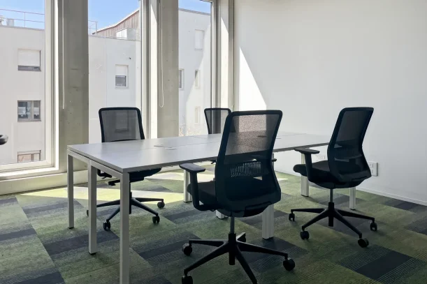 Bureau privé - 49000 - 5 postes - 1233€