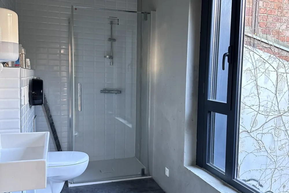 Espace indépendant - 93100 - 12 postes - 3500€