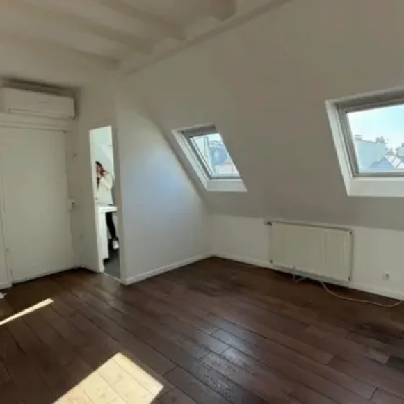 Espace indépendant 180 m² 26 postes Location bureau Rue du Mail Paris 75002 - photo 7