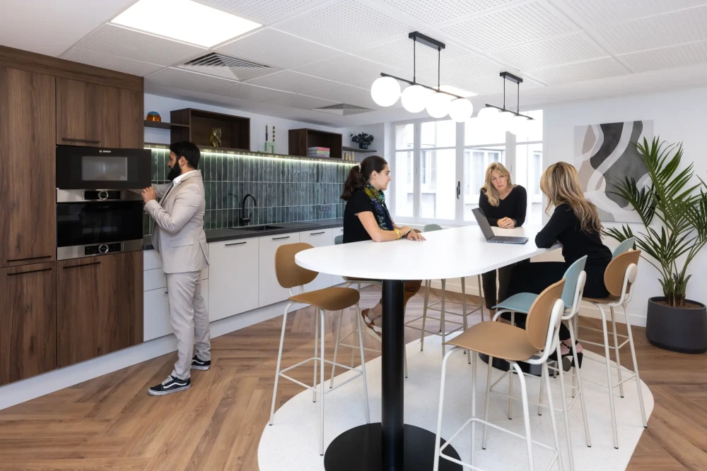 Espace indépendant - 75008 - 78 postes - 64350€