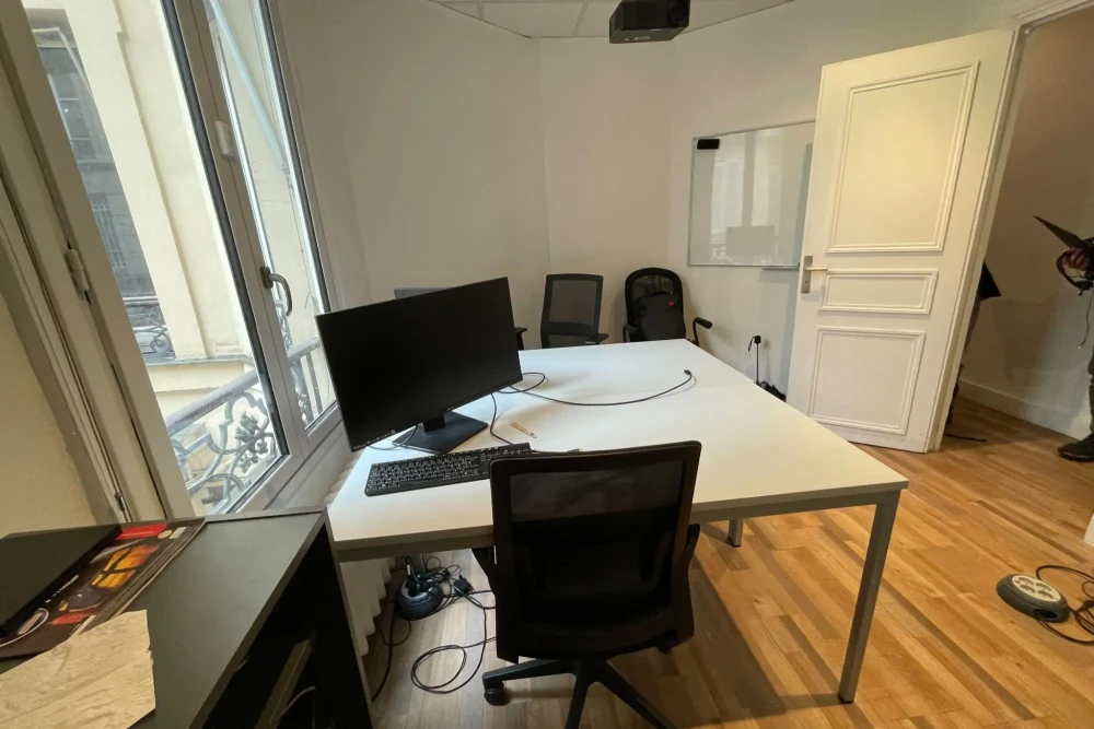 Bureau privé - 75009 - 3 postes - 1200€