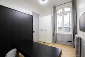 Bureau privé - 75017 - 2 postes - 1350€