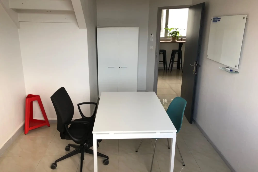 Bureau privé - 69009 - 1 poste - 380€