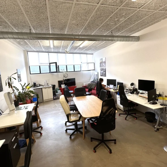 Open Space  3 postes Location bureau Rue de Stalingrad Montreuil 93100 - photo 2
