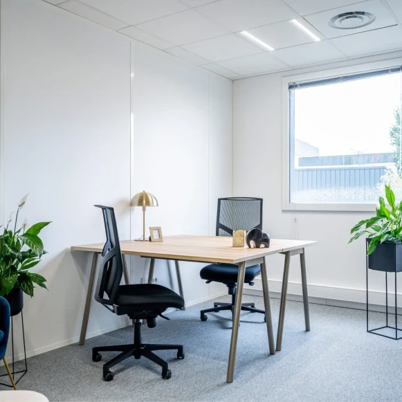 Bureau privé 11 m² 2 postes Coworking Rue Thomas Edison Le Mans 72650 - photo 1