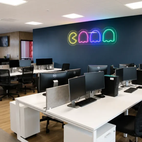 Open Space  24 postes Coworking Rue de Rome Sainte-Soulle 17220 - photo 1