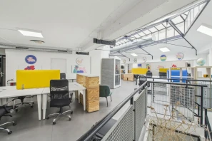 Open Space - 75012 - 35 postes - 385€