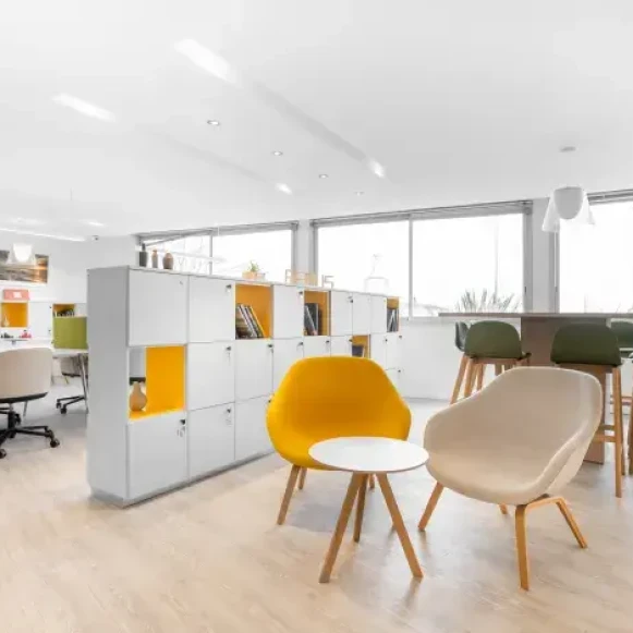 Bureau privé 20 m² 4 postes Coworking Avenue Neil Armstrong Mérignac 33700 - photo 2