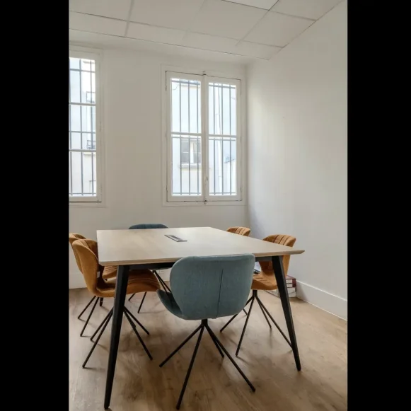 Espace indépendant 100 m² 18 postes Coworking Rue du Faubourg Saint-Martin Paris 75010 - photo 10