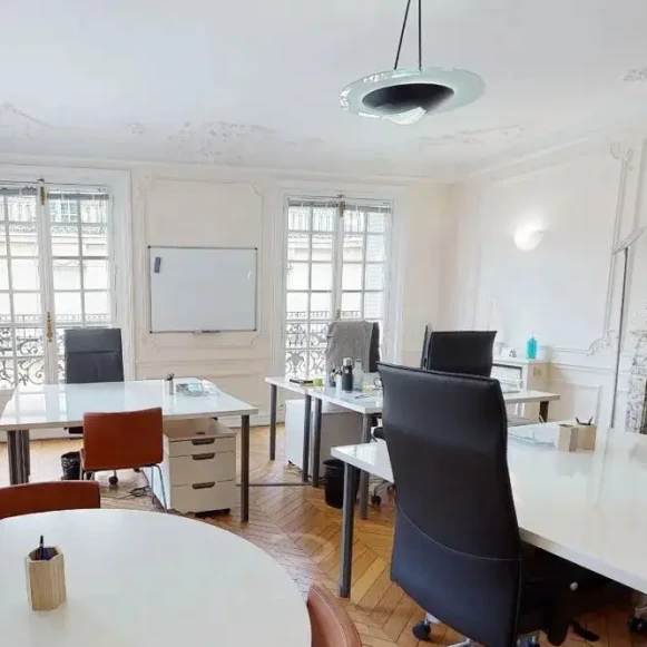 Bureau privé 45 m² 12 postes Coworking Square de l'Opéra-Louis Jouvet Paris 75009 - photo 1