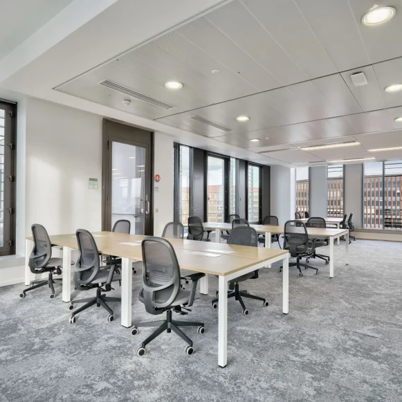 Bureau privé 20 m² 4 postes Coworking Boulevard Macdonald Paris 75019 - photo 1