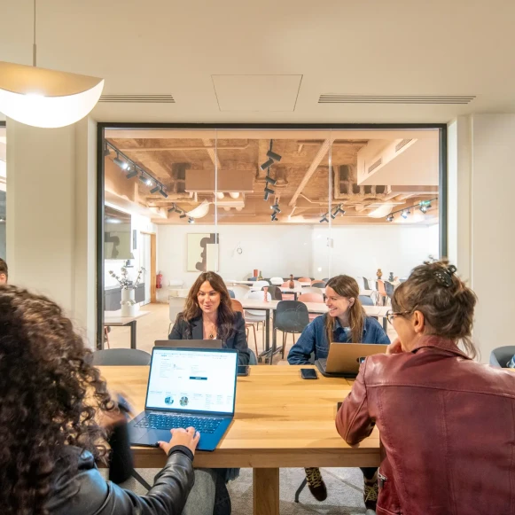 Bureau privé 302 m² 56 postes Location bureau Rue Lucien Sampaix Paris 75010 - photo 4