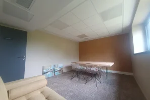 Open Space - 67205 - 10 postes - 150€
