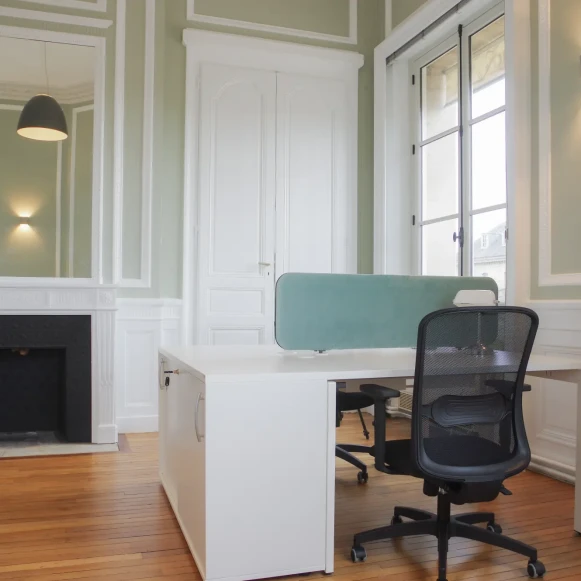 Bureau privé 32 m² 7 postes Coworking Cours du 30 Juillet Bordeaux 33000 - photo 3