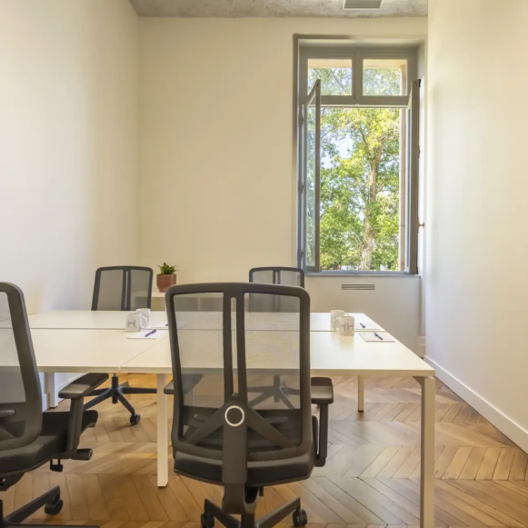 Bureau privé 16 m² 4 postes Coworking Rue Francis Jammes Biarritz 64200 - photo 1