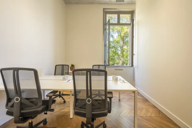 Bureau privé - 64200 - 4 postes - 1700€