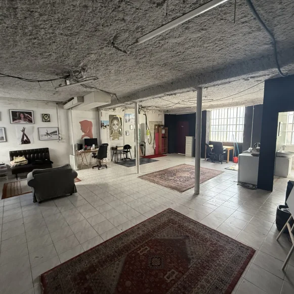 Espace indépendant 100 m² 12 postes Location bureau Rue Pétion Paris 75011 - photo 5