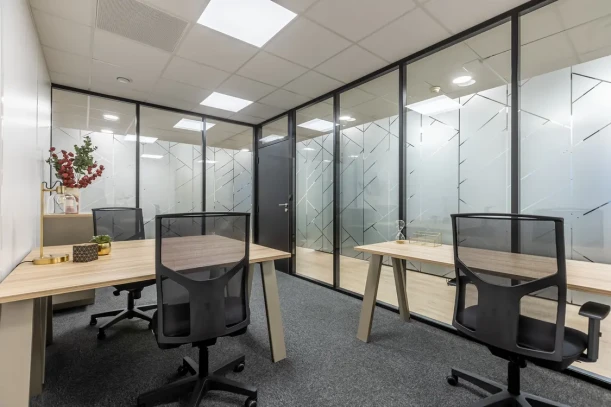 Bureau privé - 78990 - 3 postes - 892€