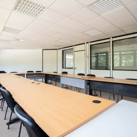 Bureau privé 26 m² 4 postes Location bureau Avenue du Lac du Bourget Le Bourget-du-Lac 73370 - photo 4