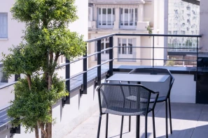 Bureau privé - 69006 - 9 postes - 4661€