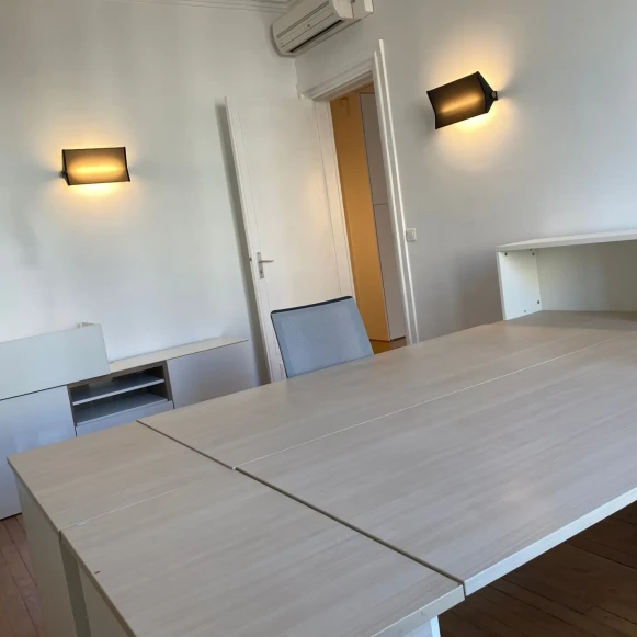Bureau privé 16 m² 4 postes Coworking Rue Paul Valéry Paris 75016 - photo 2